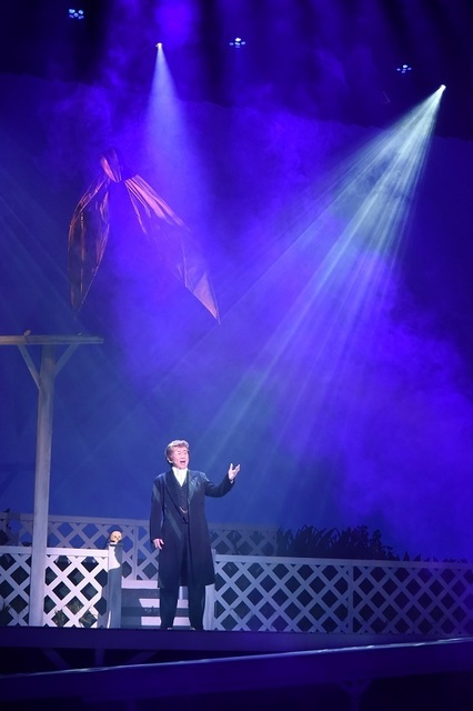 curtain up tak & mac 1.jpg